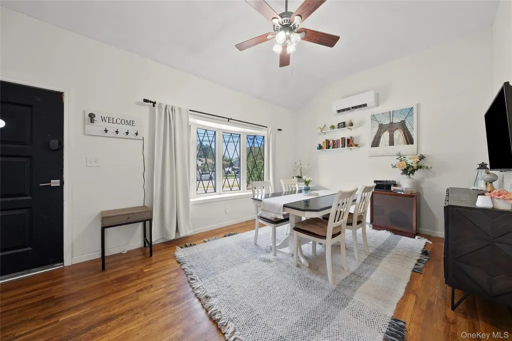 23 Berard Boulevard Oakdale NY 11769