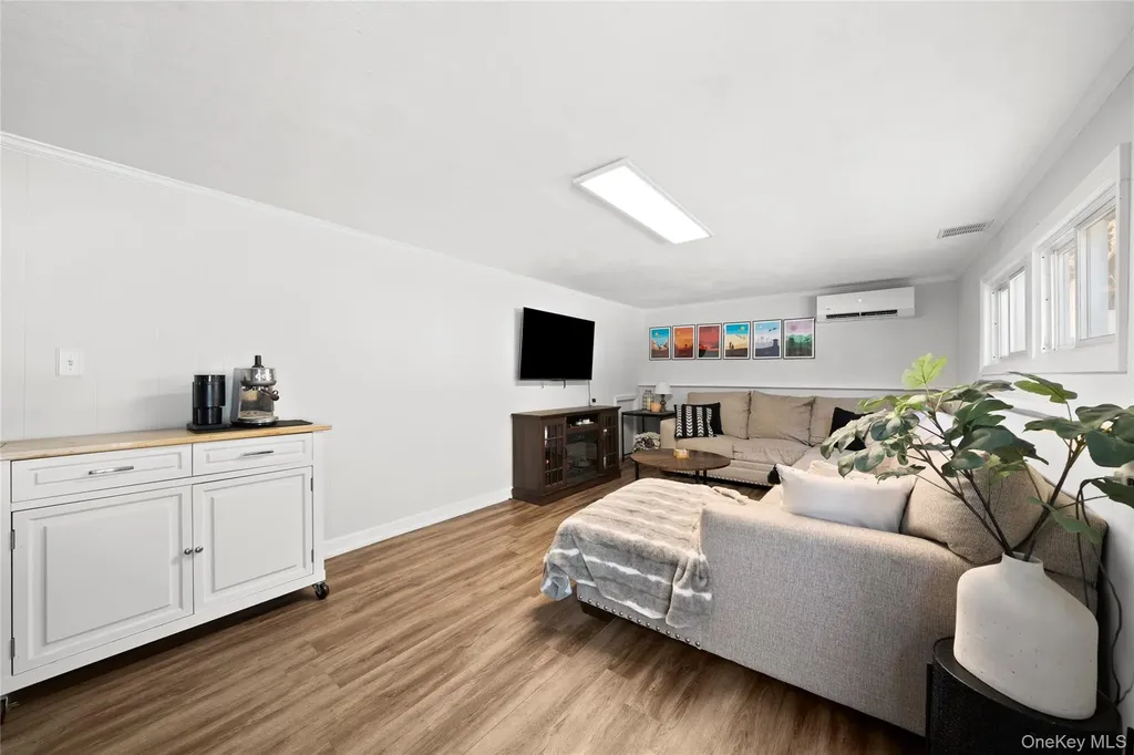 23 Berard Boulevard Oakdale NY 11769
