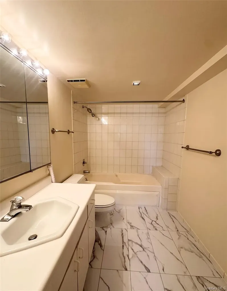170 Schofield Street Bronx NY 10464