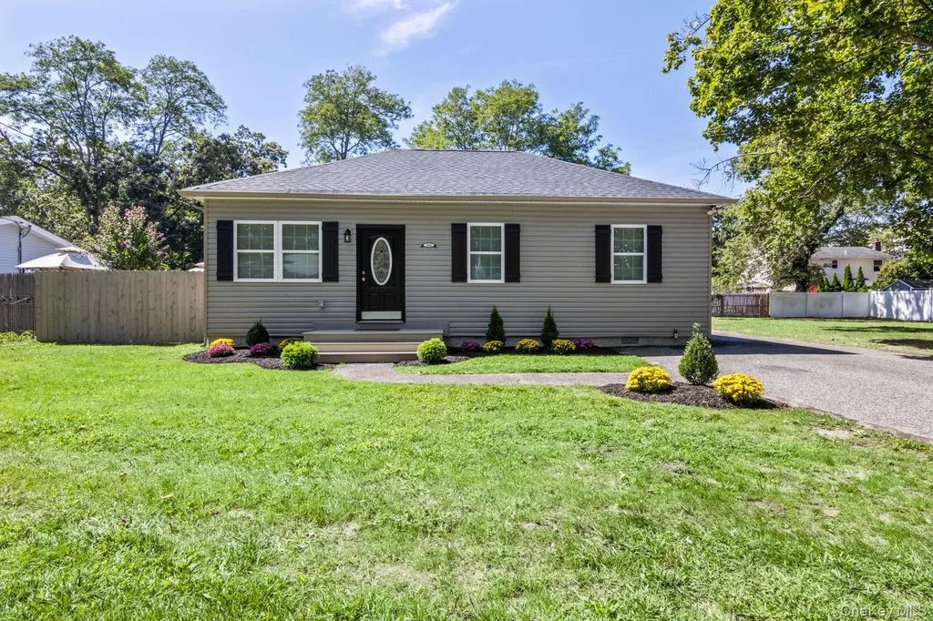 268 Beaver Drive Mastic Beach NY 11951