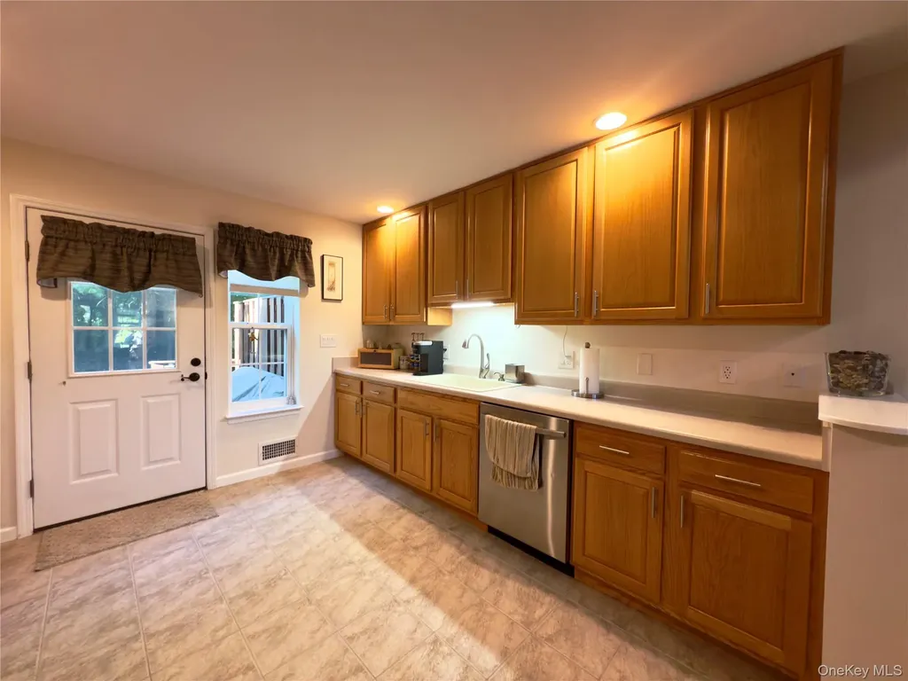 140 Pinebrook Drive Hyde Park NY 12538