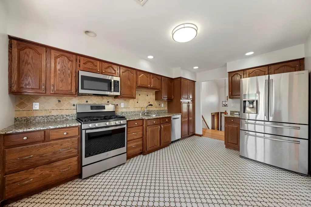 56 Acorn Avenue Middletown NY 10941