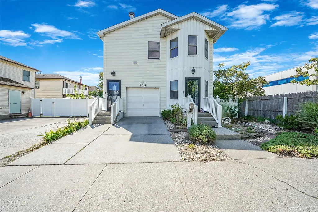 272 E Harrison Street Long Beach NY 11561