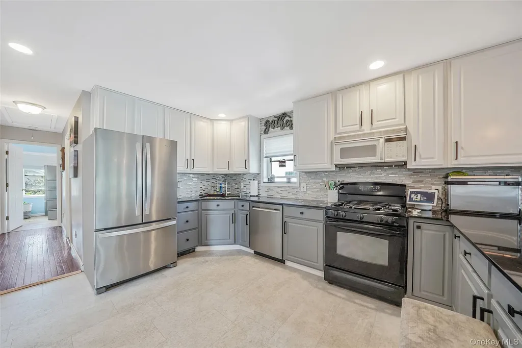 272 E Harrison Street Long Beach NY 11561