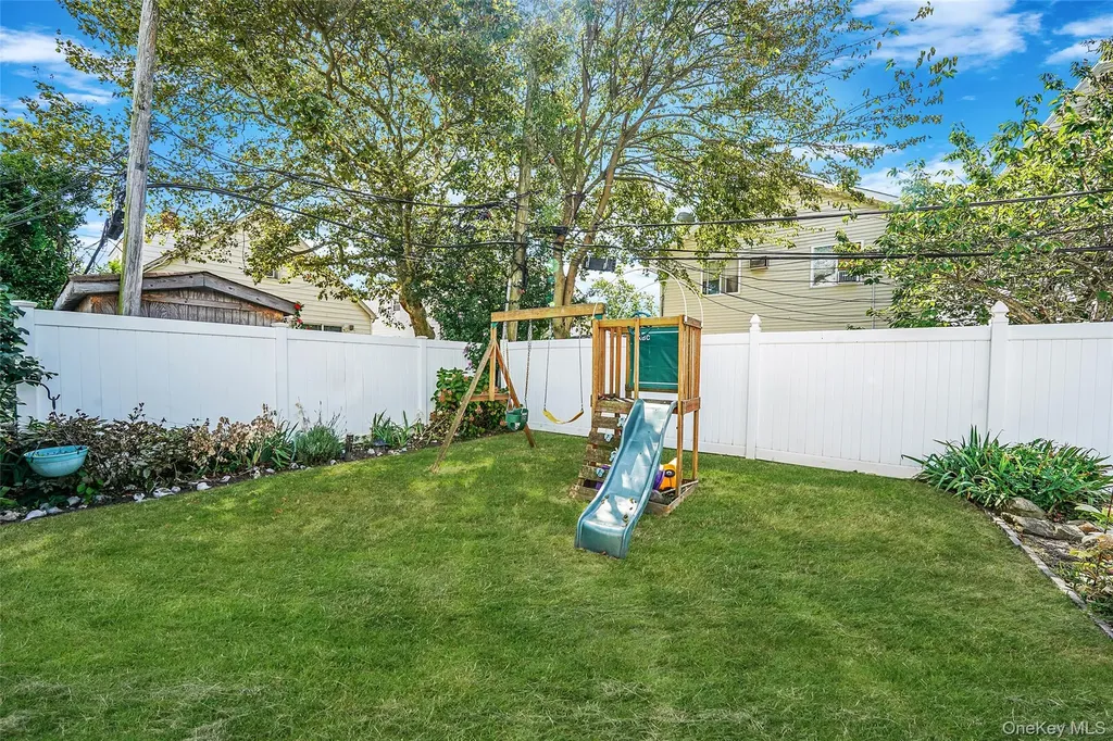 272 E Harrison Street Long Beach NY 11561