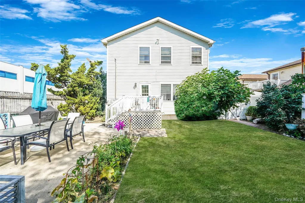 272 E Harrison Street Long Beach NY 11561