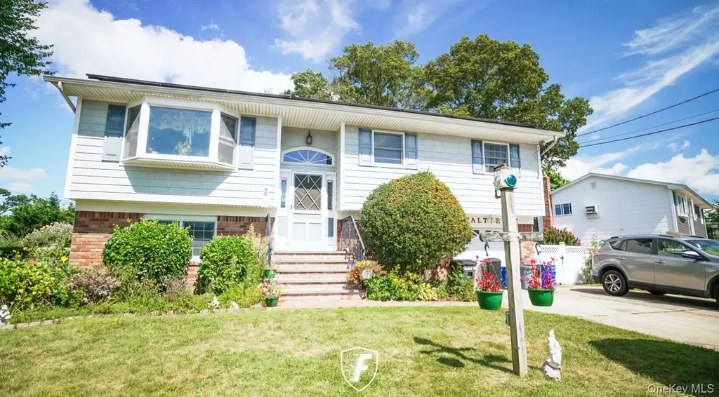 6 Waltie Court West Babylon NY 11704