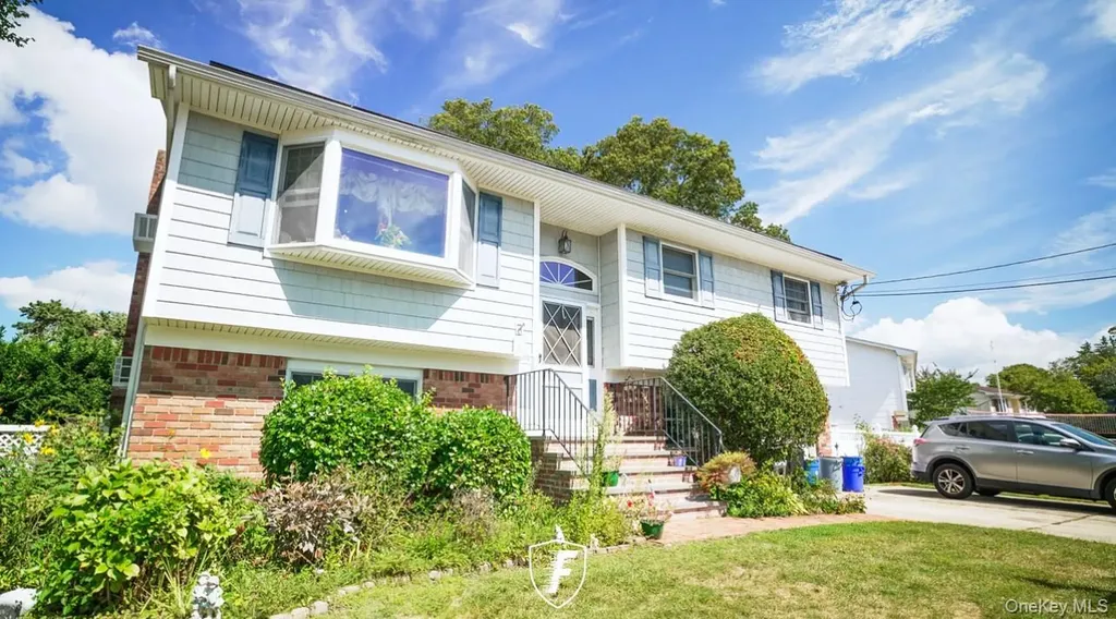6 Waltie Court West Babylon NY 11704