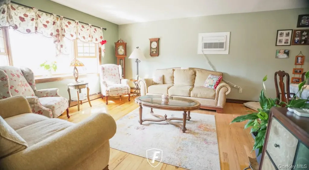 6 Waltie Court West Babylon NY 11704