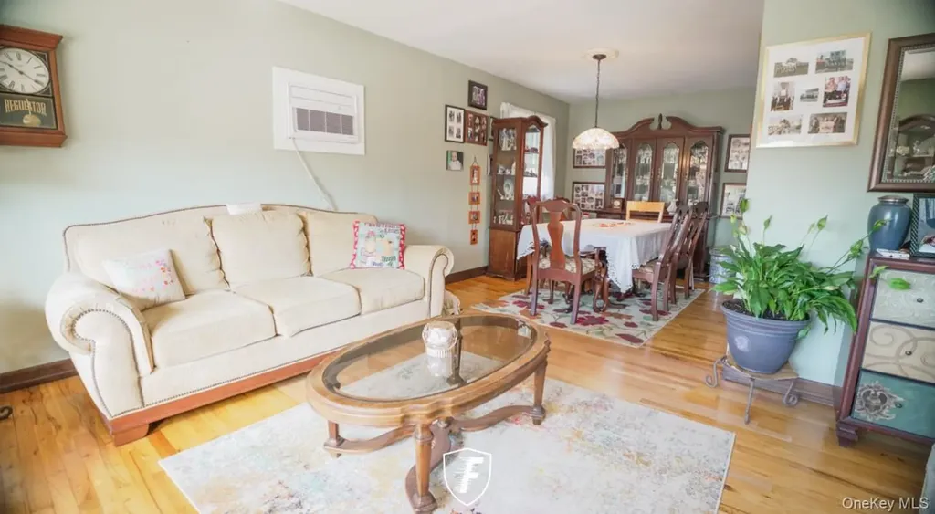 6 Waltie Court West Babylon NY 11704