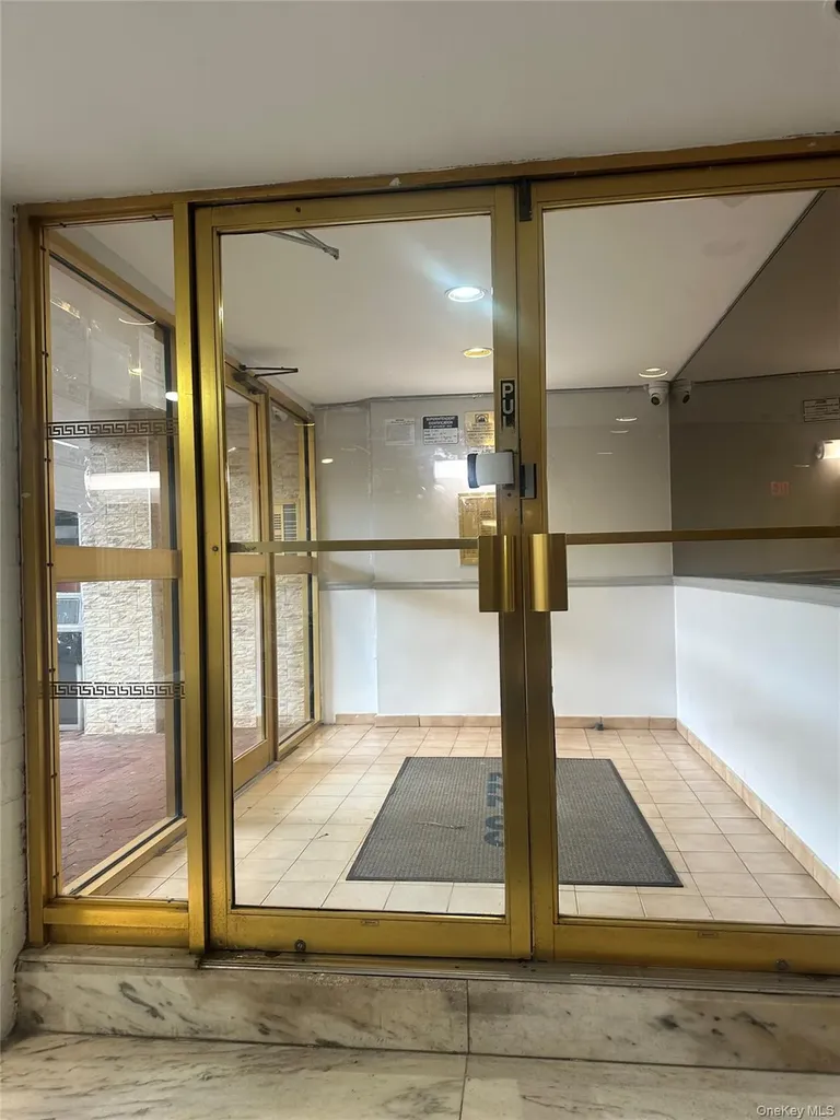 222-89 Braddock Avenue Bellerose NY 11428