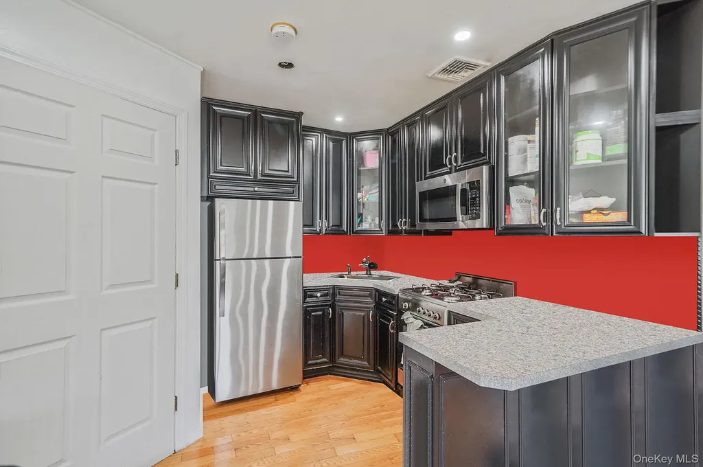 31 Pine Street Central Islip NY 11722