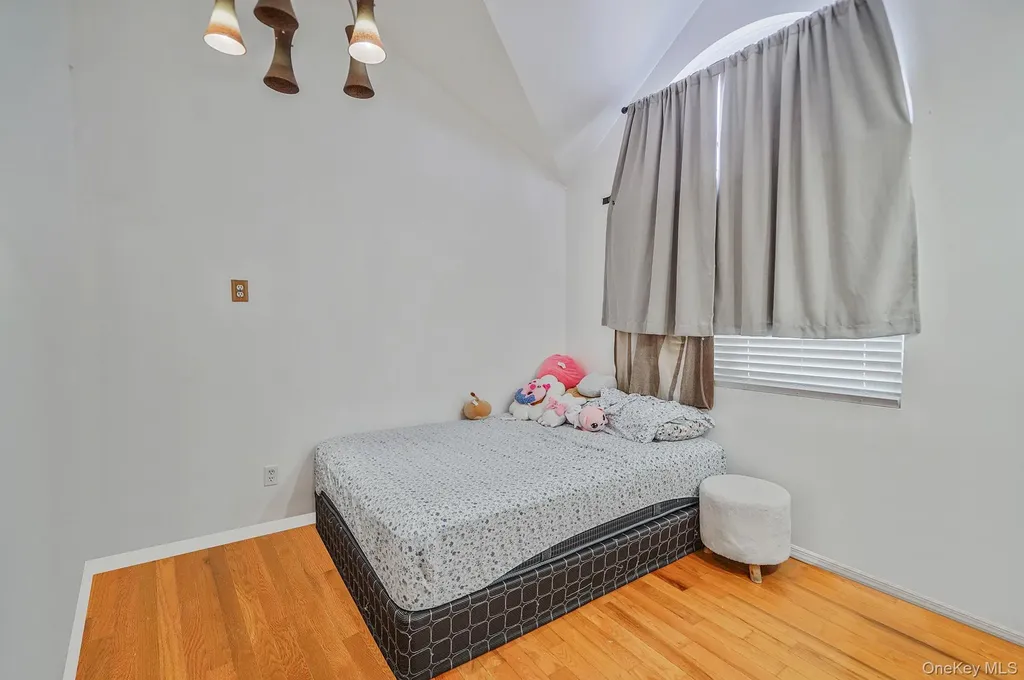 31 Pine Street Central Islip NY 11722