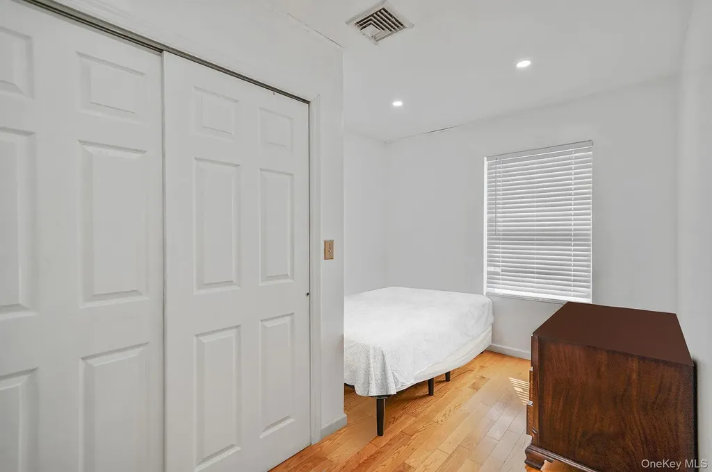 31 Pine Street Central Islip NY 11722