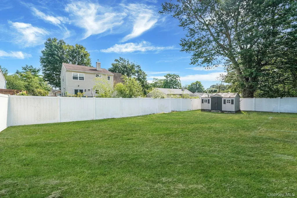 31 Pine Street Central Islip NY 11722