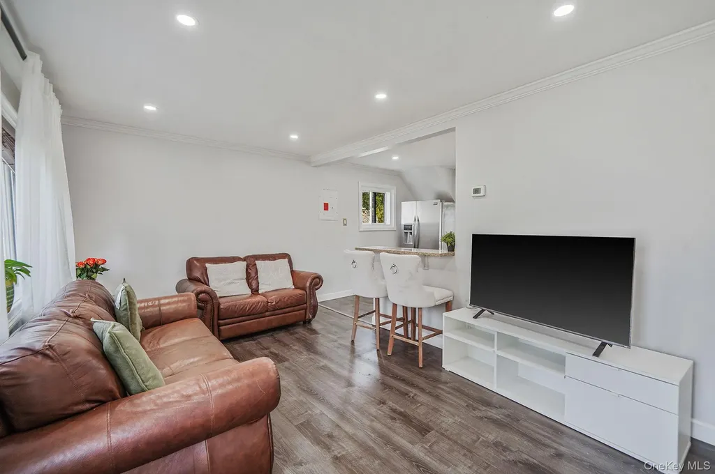 31 Pine Street Central Islip NY 11722