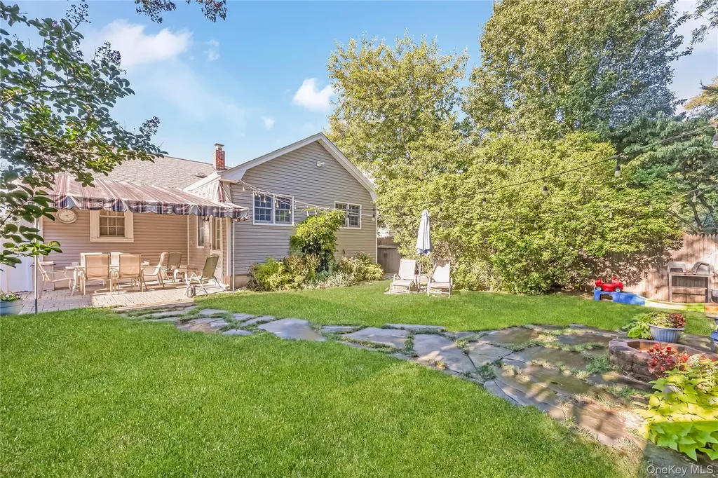 242 Islip Boulevard Islip Terrace NY 11752