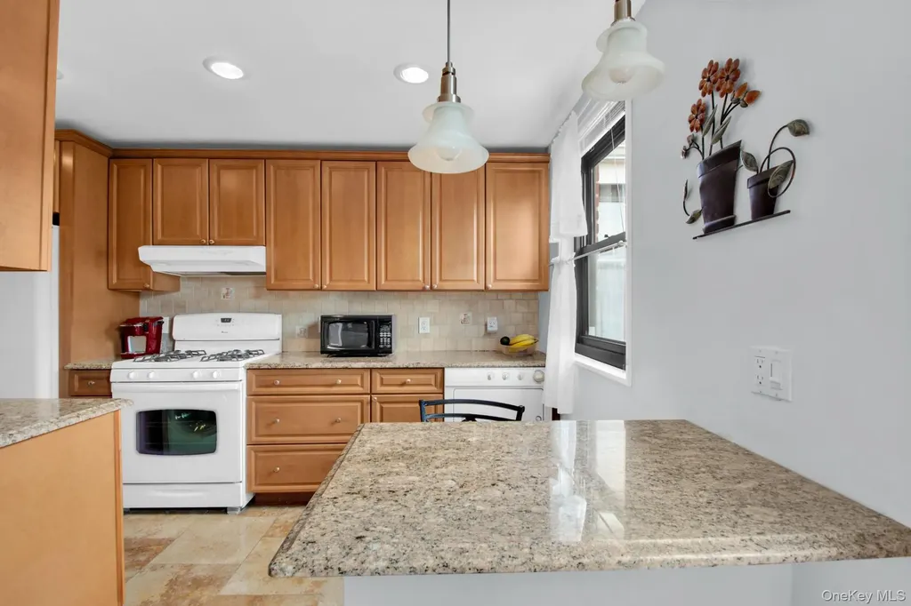 21-29 Utopia Parkway Whitestone NY 11357