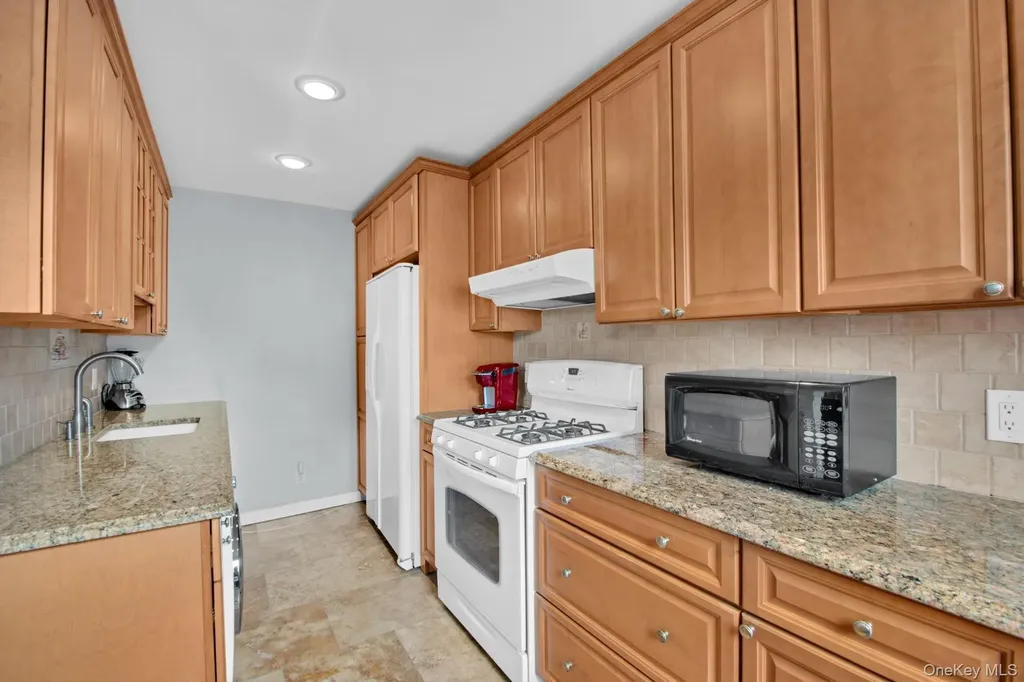 21-29 Utopia Parkway Whitestone NY 11357