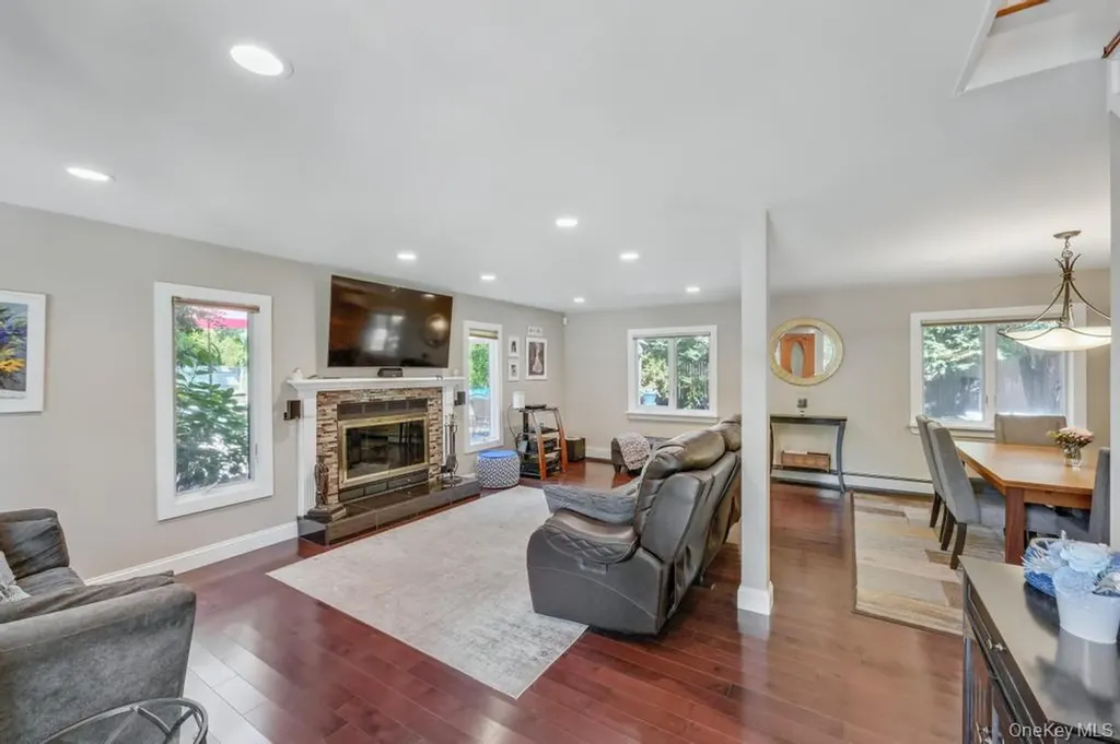 1 Deepdale Drive Commack NY 11725