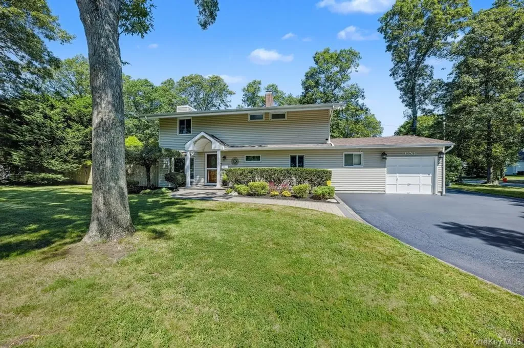 1 Deepdale Drive Commack NY 11725