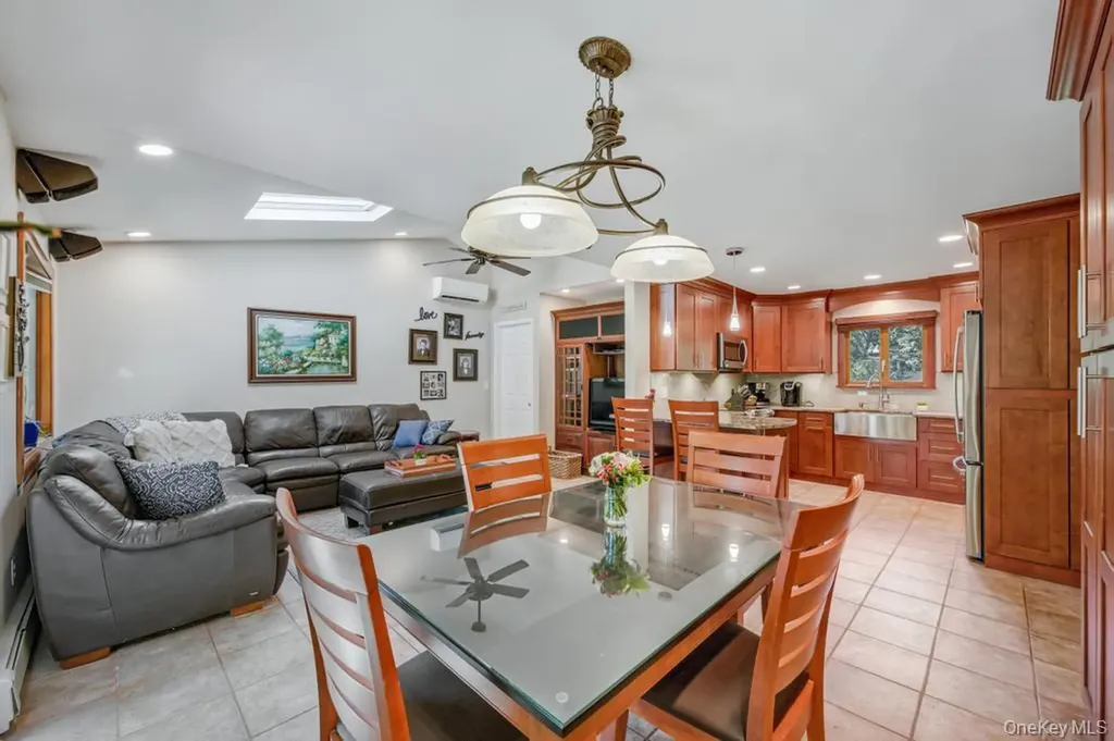 1 Deepdale Drive Commack NY 11725