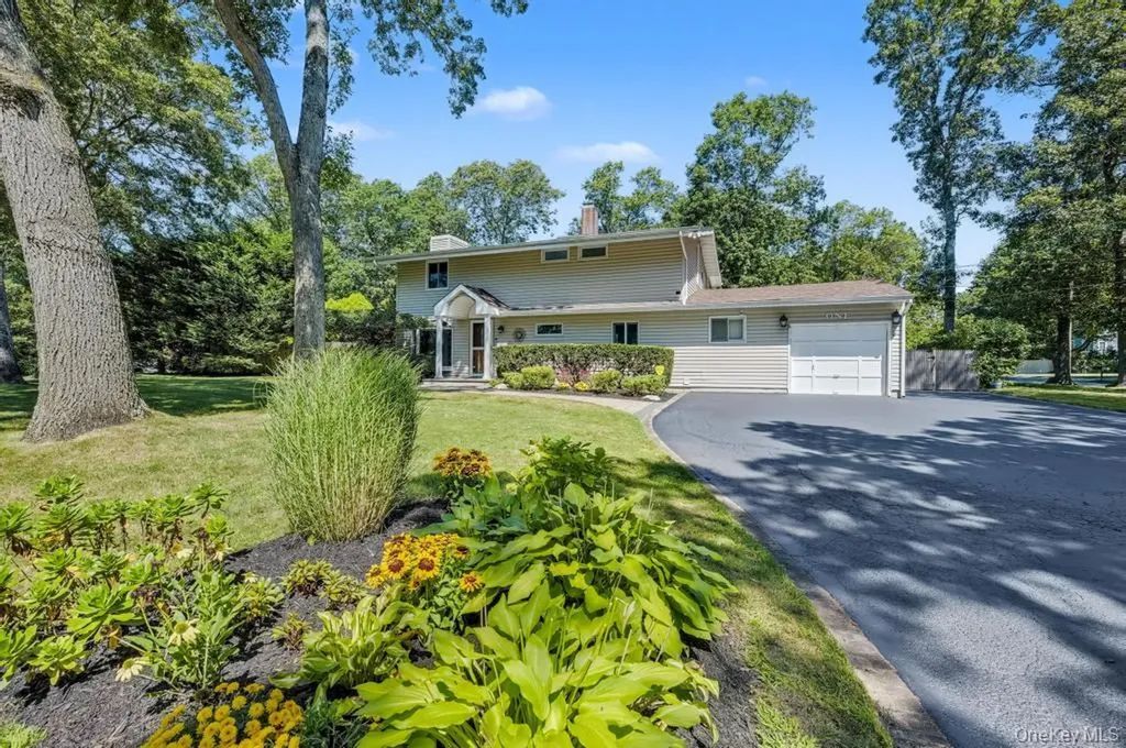 1 Deepdale Drive Commack NY 11725