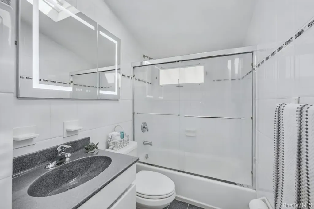 1 Deepdale Drive Commack NY 11725
