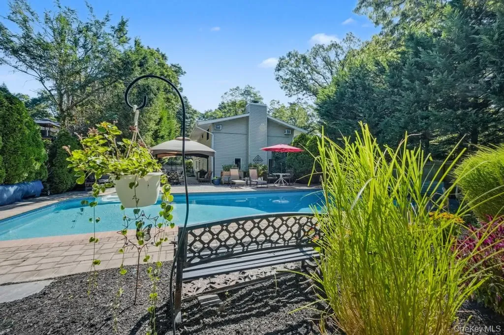 1 Deepdale Drive Commack NY 11725