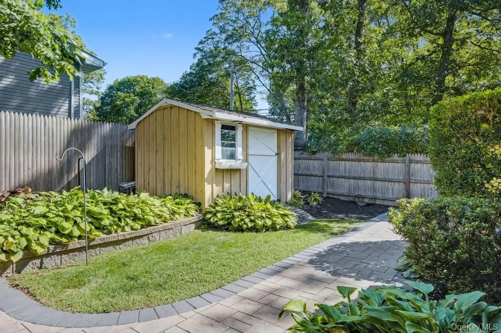 1 Deepdale Drive Commack NY 11725