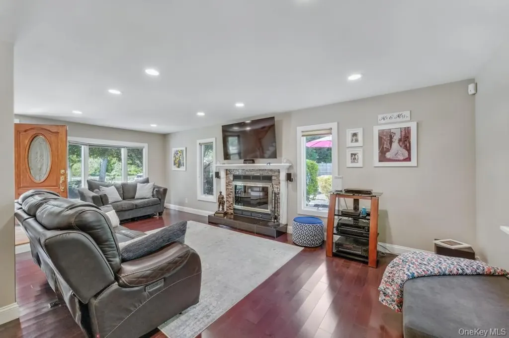 1 Deepdale Drive Commack NY 11725