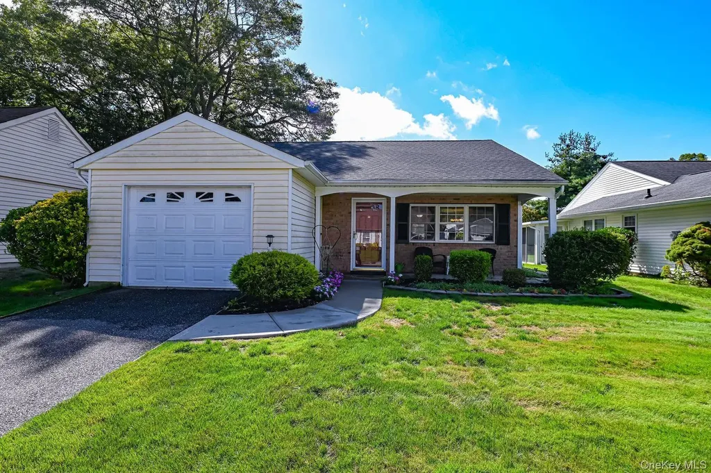 324 Brownfield Drive Ridge NY 11961