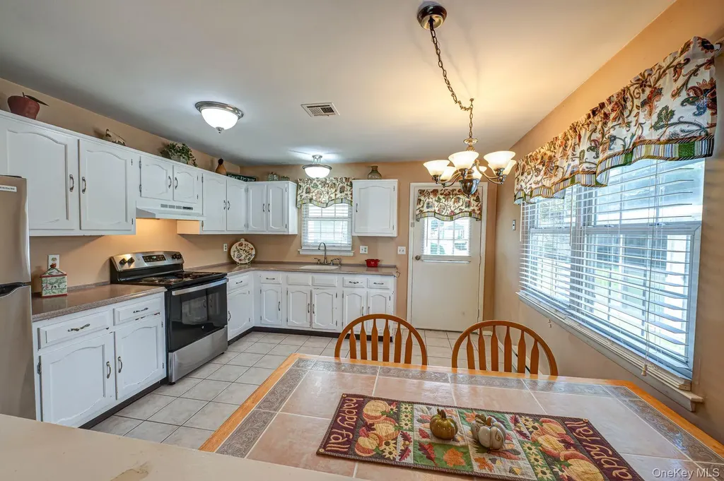 324 Brownfield Drive Ridge NY 11961