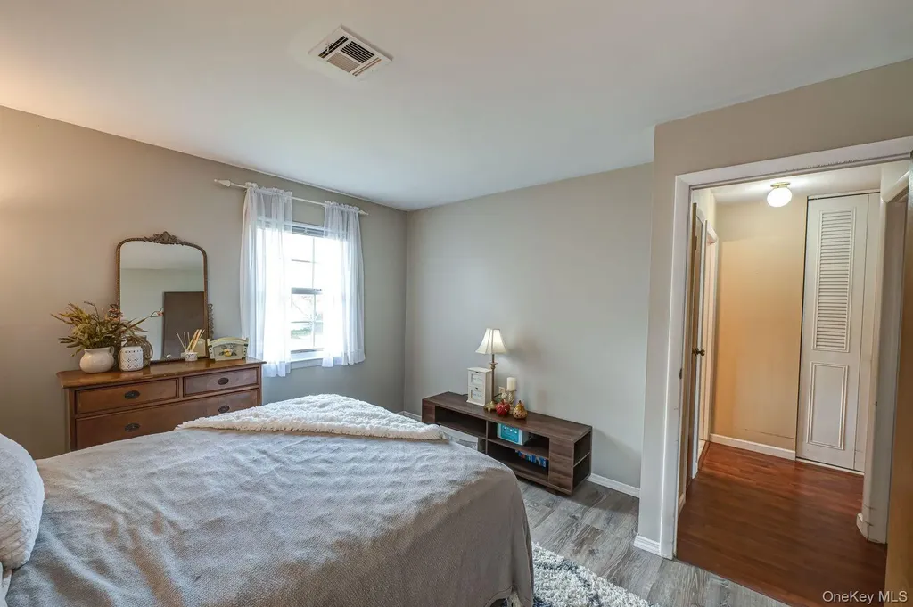 324 Brownfield Drive Ridge NY 11961