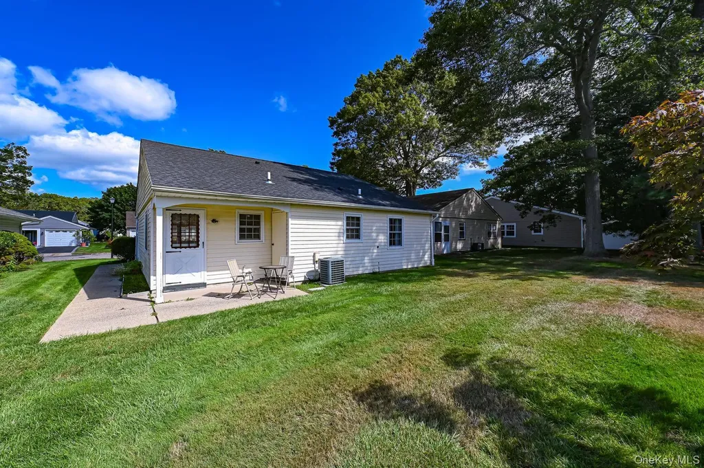 324 Brownfield Drive Ridge NY 11961