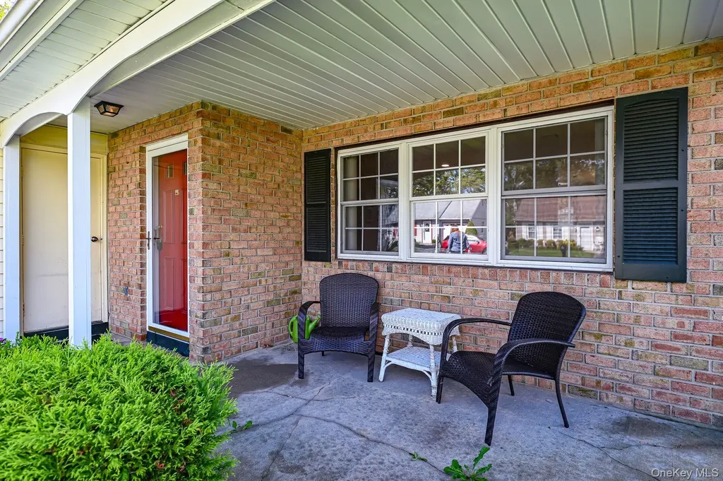 324 Brownfield Drive Ridge NY 11961