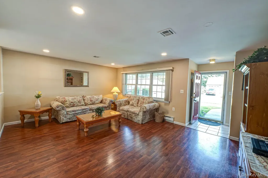 324 Brownfield Drive Ridge NY 11961