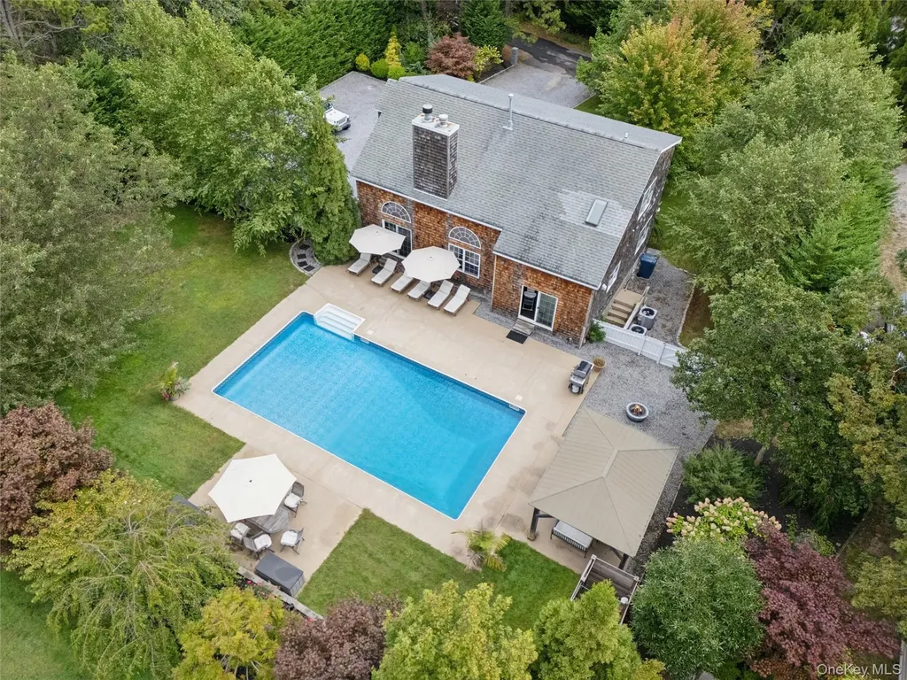 138 North Road Hampton Bays NY 11946