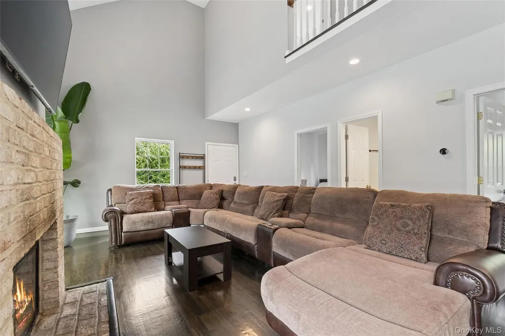 138 North Road Hampton Bays NY 11946