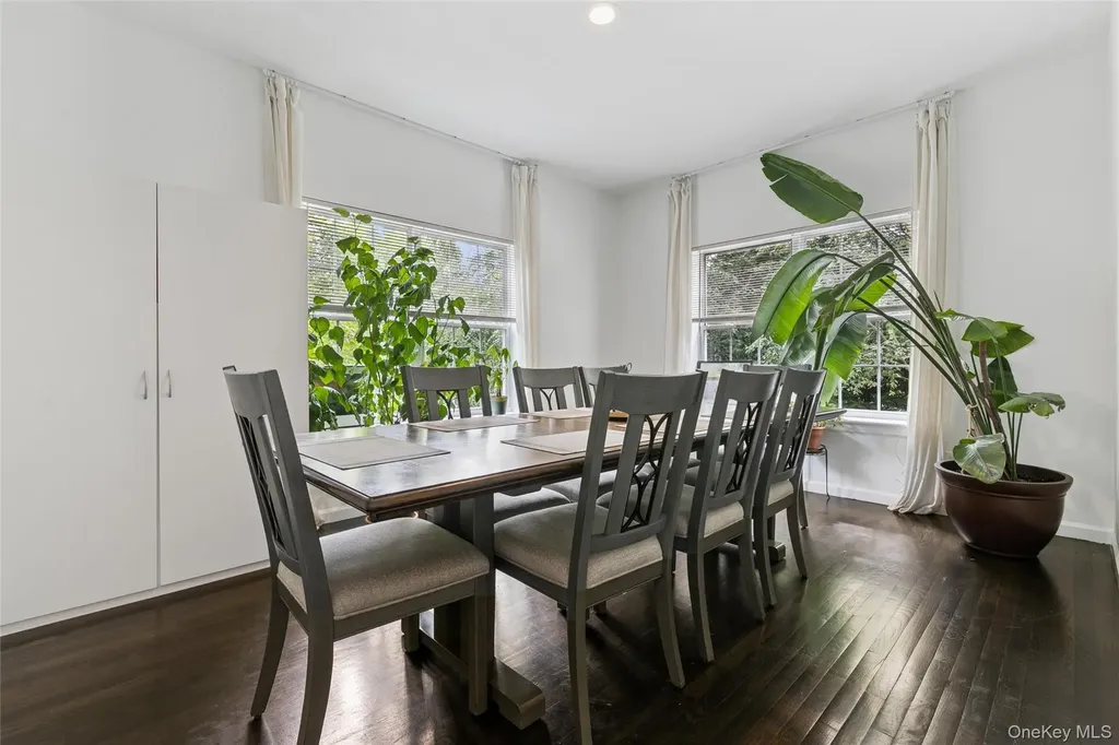 138 North Road Hampton Bays NY 11946