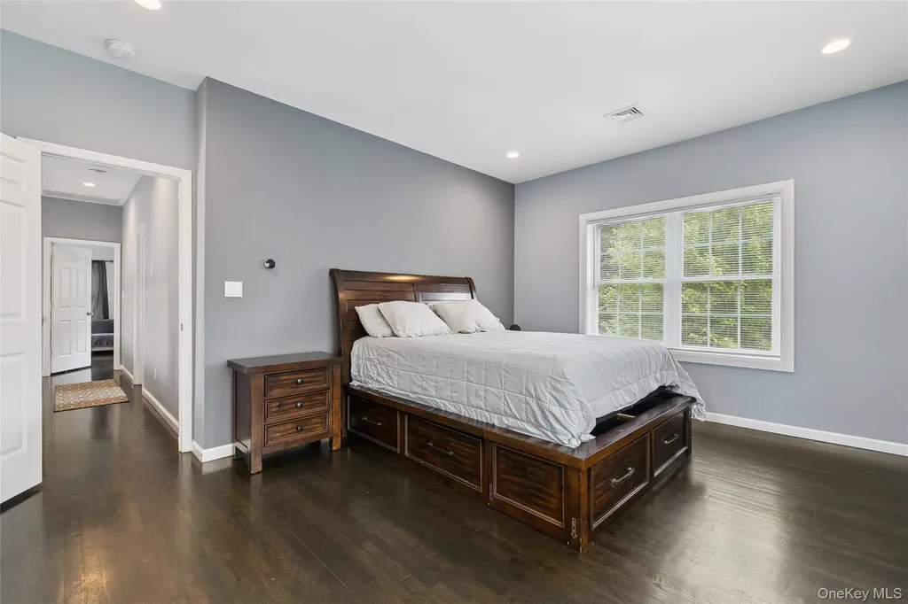 138 North Road Hampton Bays NY 11946