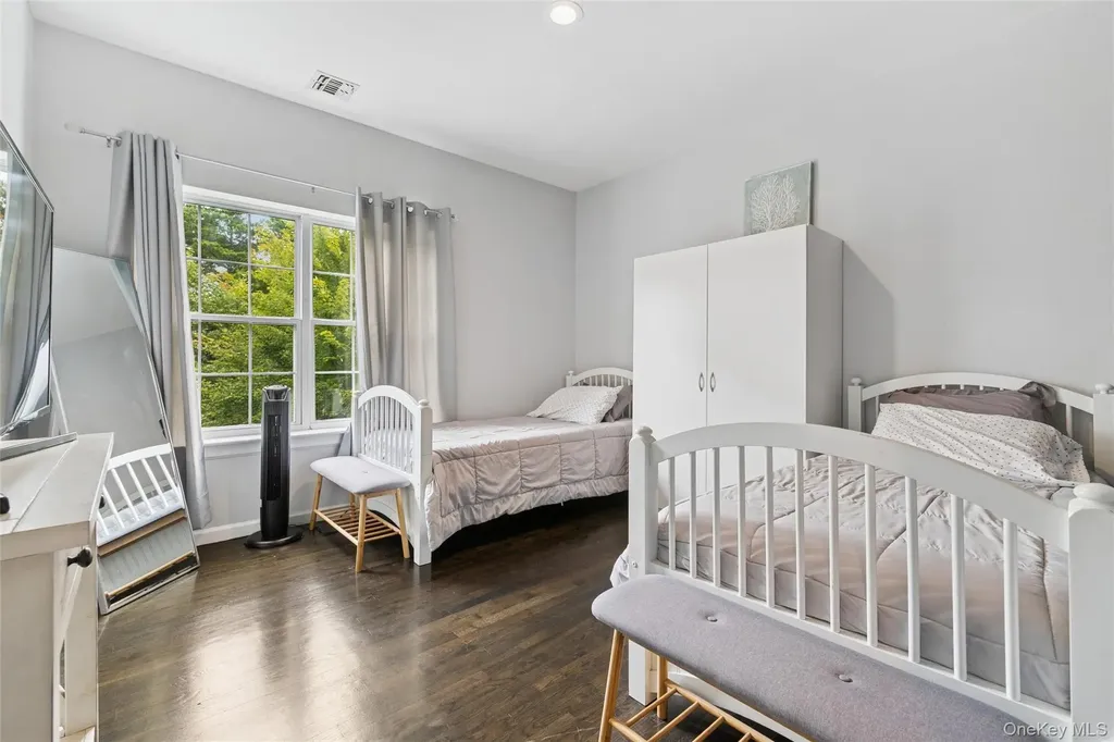 138 North Road Hampton Bays NY 11946