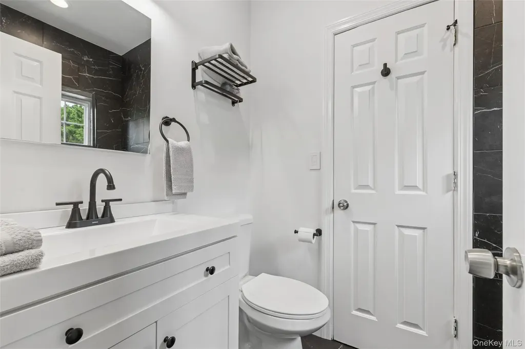 138 North Road Hampton Bays NY 11946