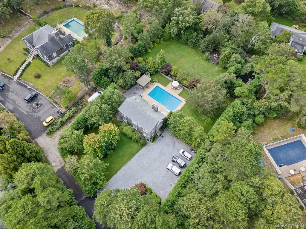 138 North Road Hampton Bays NY 11946