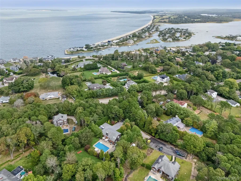 138 North Road Hampton Bays NY 11946