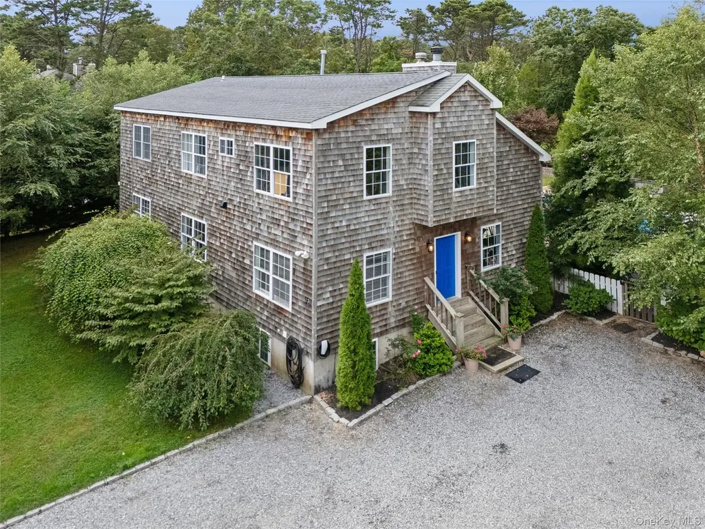 138 North Road Hampton Bays NY 11946