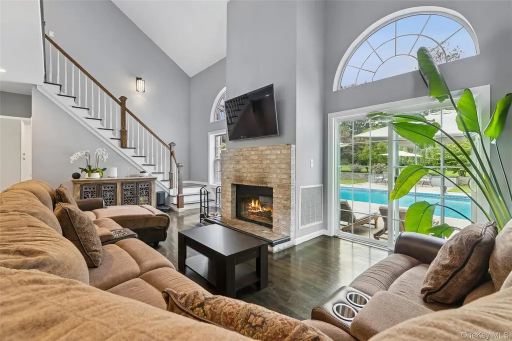 138 North Road Hampton Bays NY 11946