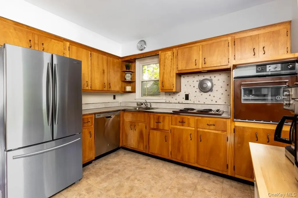 3015 Post Avenue Wantagh NY 11793