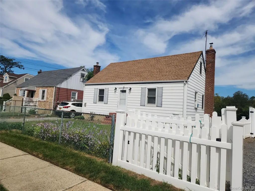 185 Grenada Avenue Roosevelt NY 11575