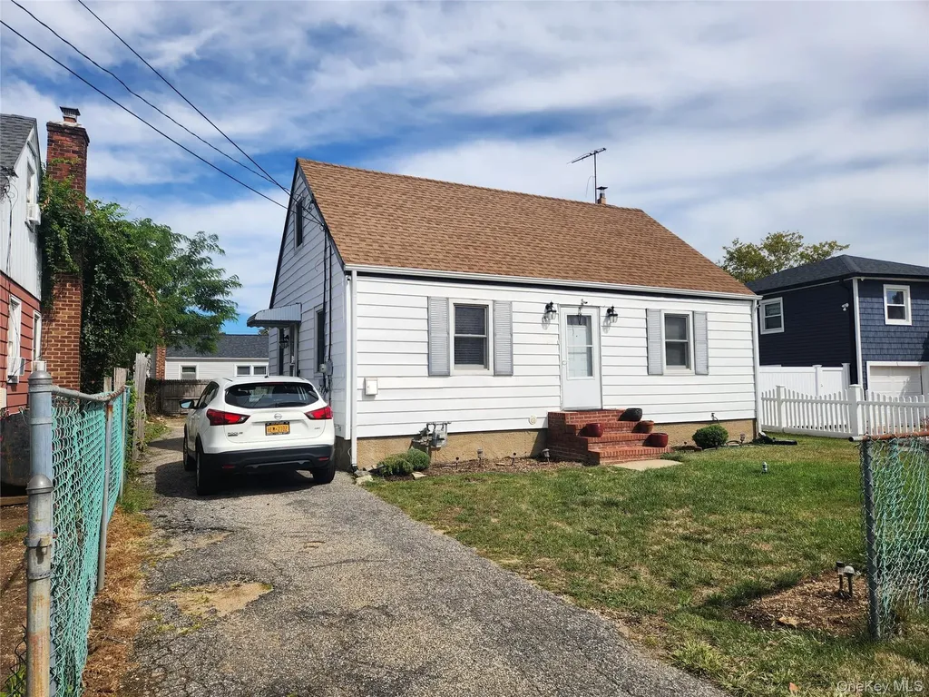 185 Grenada Avenue Roosevelt NY 11575
